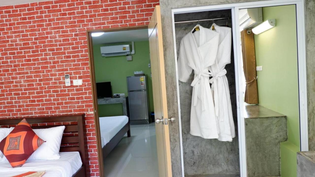 Oyo 1031 Amera Resort Surat Thani Exterior photo