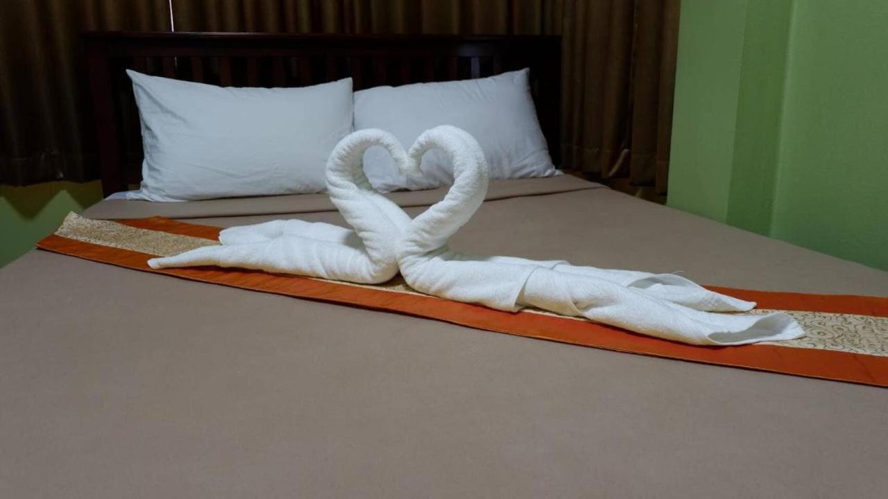 Oyo 1031 Amera Resort Surat Thani Exterior photo